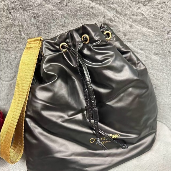 Calvin Klein bag - Picture 2 of 6
